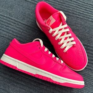 Nike Dunk Low Neon Pink